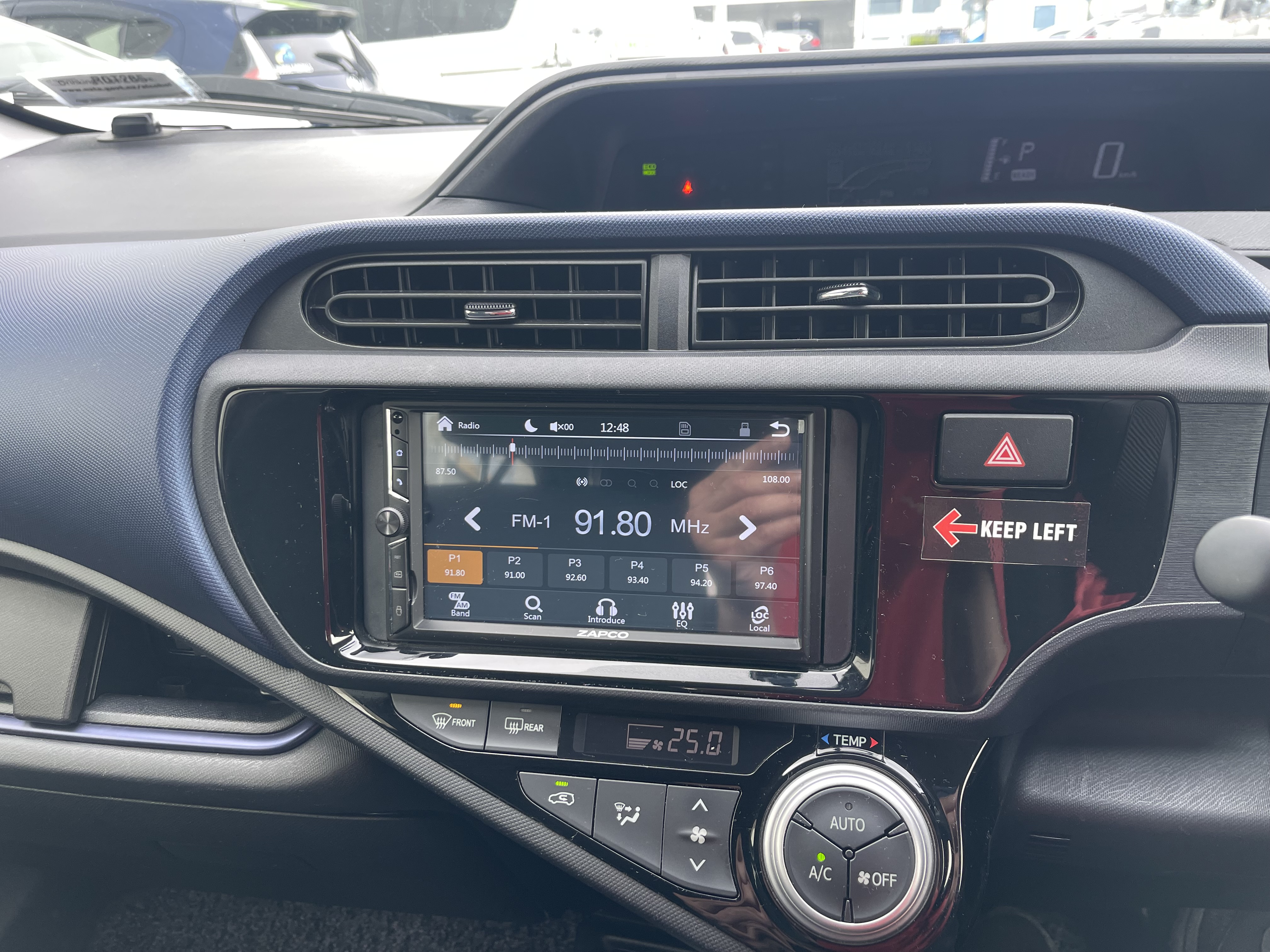Toyota Aqua Hybrid 2015