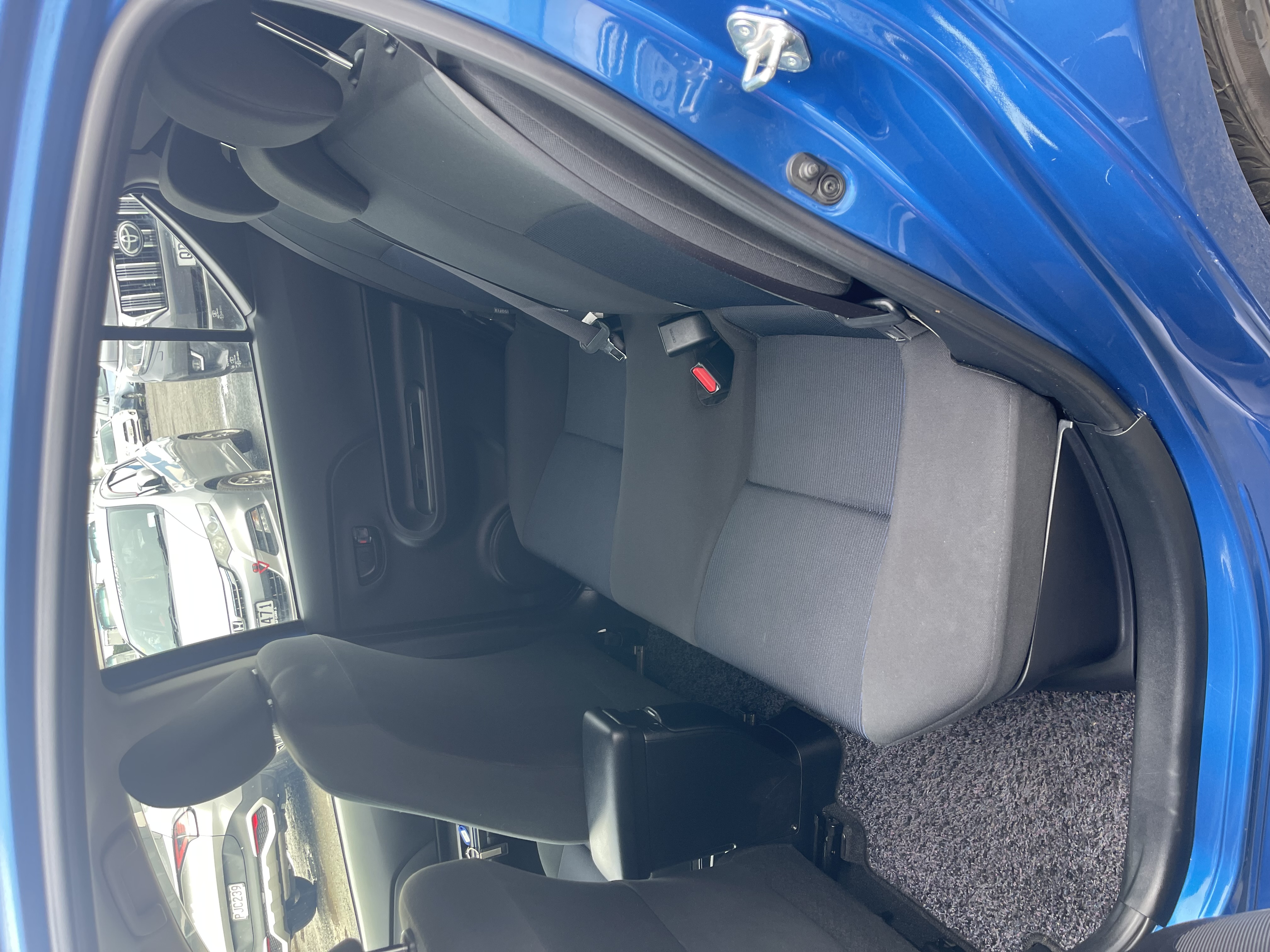 Toyota Aqua Hybrid 2015
