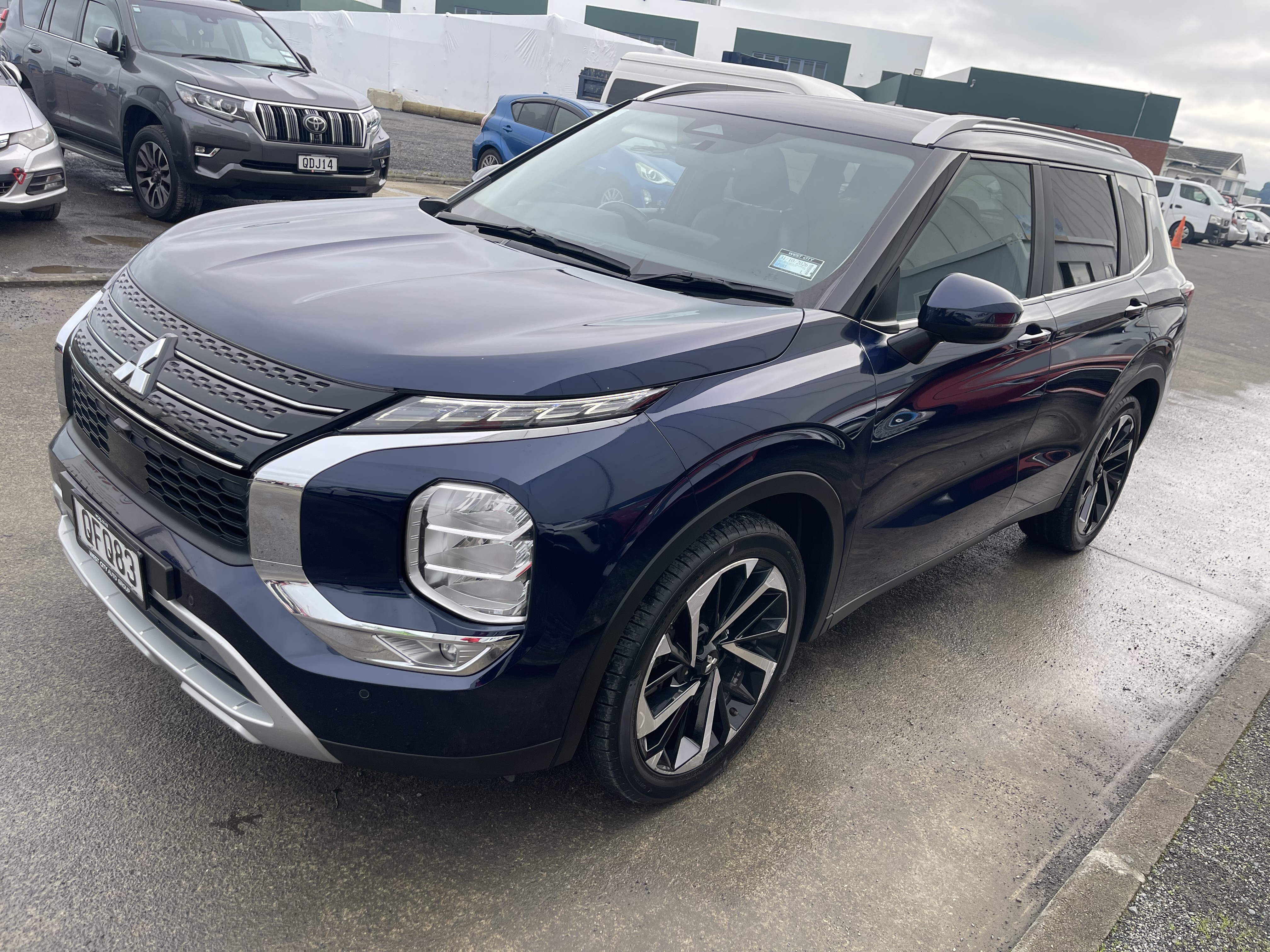 Mitsubishi Outlander XLS 2023
